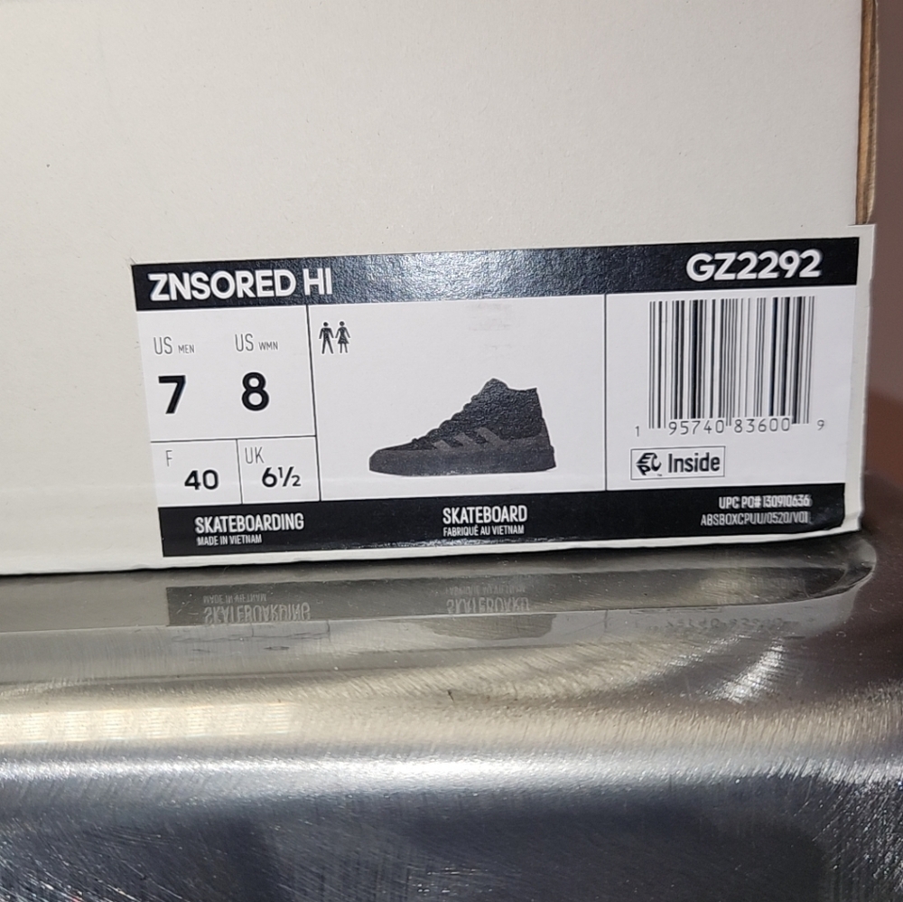 Adidas shoes - Picture 4 of 4